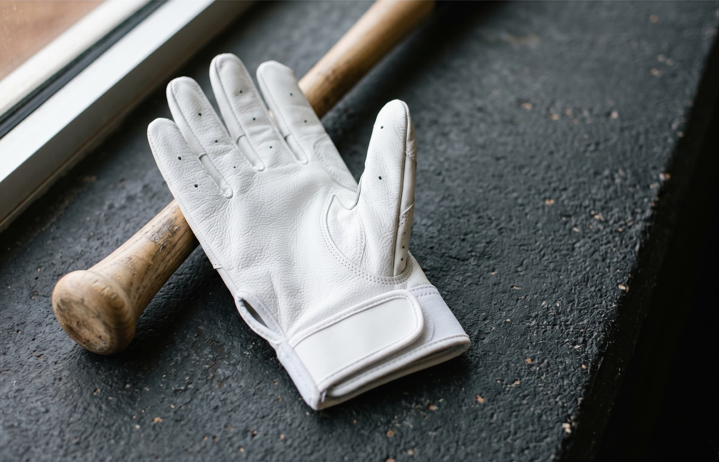 Ultra Skin 08 — Sports Gloves synthetic leather